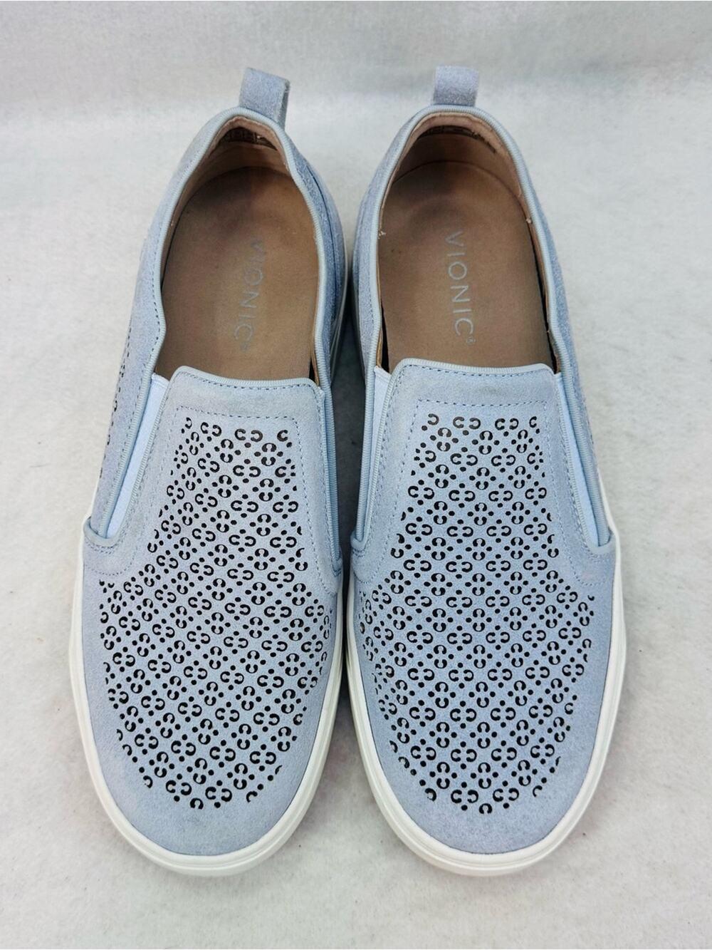 EUC Vionic Kimmie Leather Slip-on Sneakers Loafers Light Blue 9.5 Arch Support